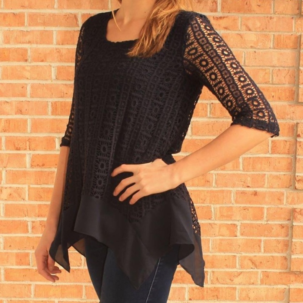 Monoreno split back tunic - Picture 3 of 3